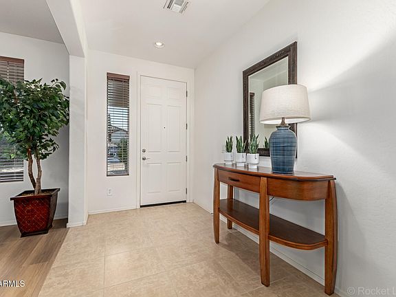 3rd image of 1064 W DESERT GLEN Drive