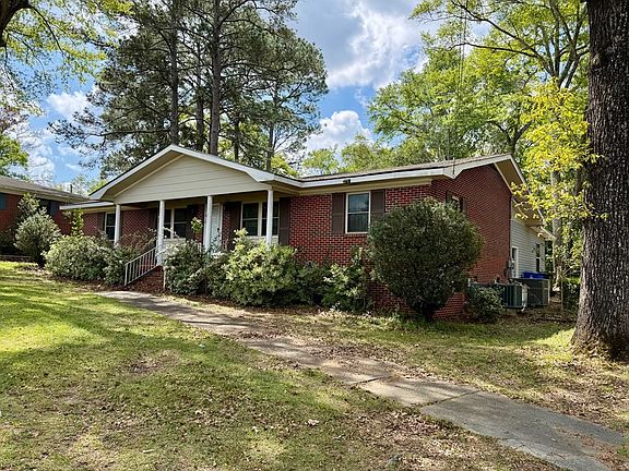 3rd image of 1935 Denton Rd