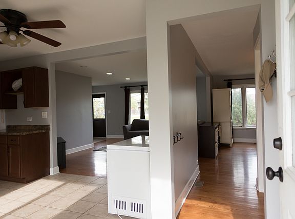 3rd image of 130 Shadywood Ln
