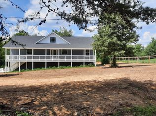 112 Cloud Rd, Trenton, GA 30752