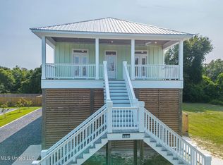 321 Hope Ln, Pass Christian, MS 39571