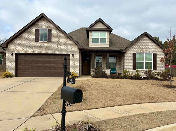 2104 Big Leaf Dr, Huntsville, AL 35803