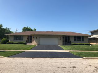2520 Pearsall Pkwy, Waukegan, IL 60085