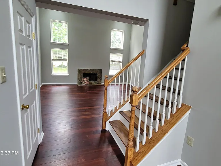 155 Addison Ln — Photo 10