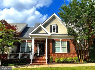 8 Steeplechase Dr, La Plata, MD 20646