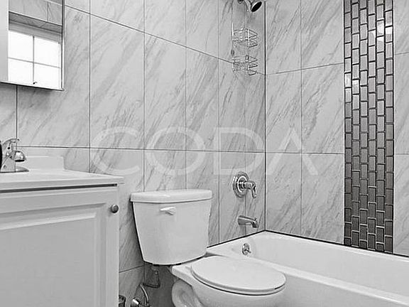 5th image of 5222 35th St Floor 2