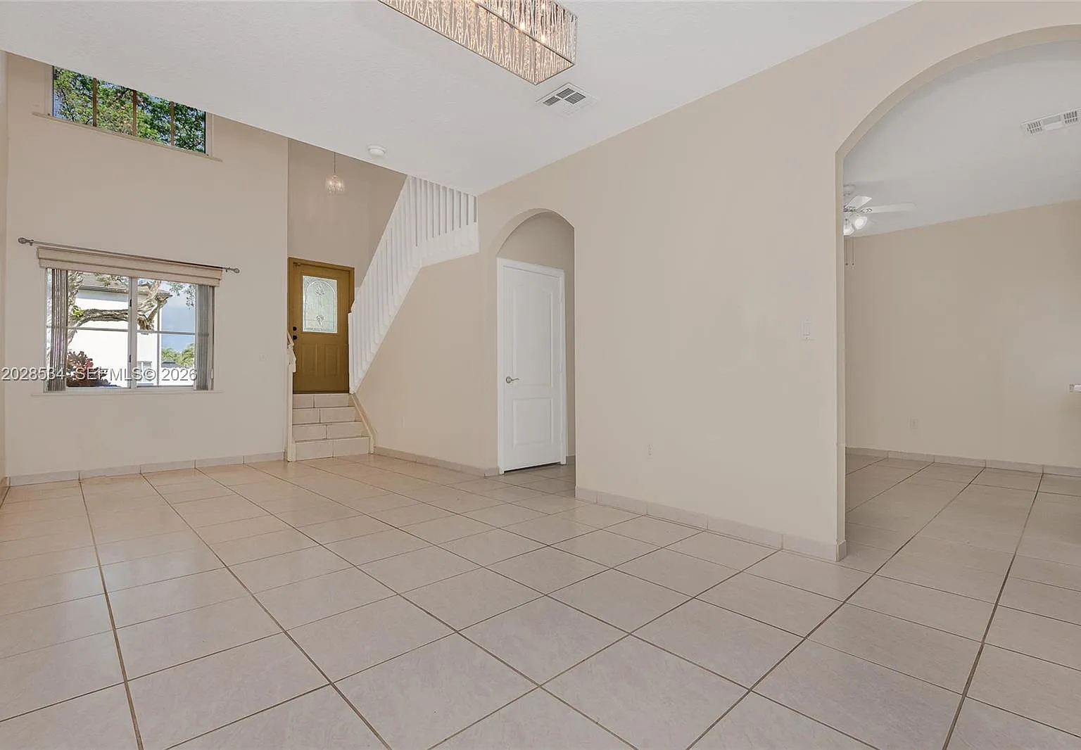 3 bed, 2.0 bath, 1804 sqft, $2,995 — Photo 4