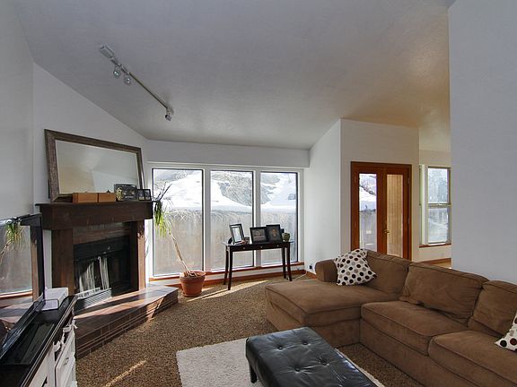 5th image of 7937 S Mountain Oaks Dr