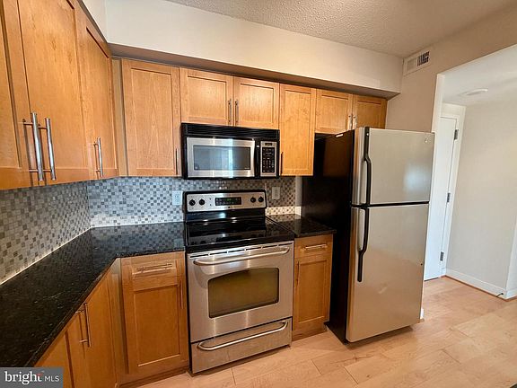 2nd image of 7500 Woodmont Ave #S1019
