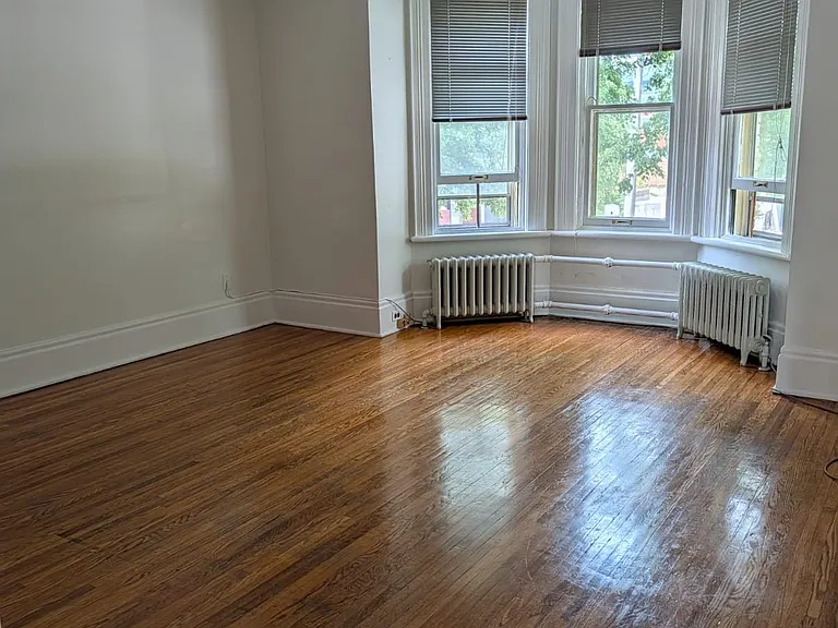 52 Wellington St S #2 — Photo 6