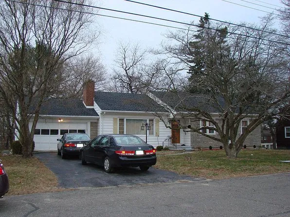 339 Nancy Dr, Bridgeport, CT 06604