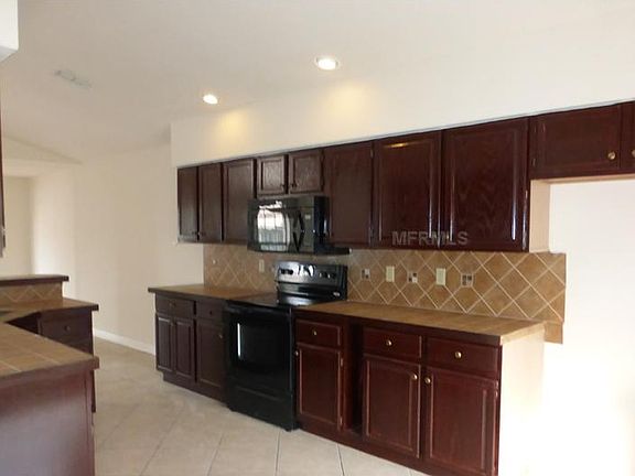 3rd image of 497 Whittingham Pl