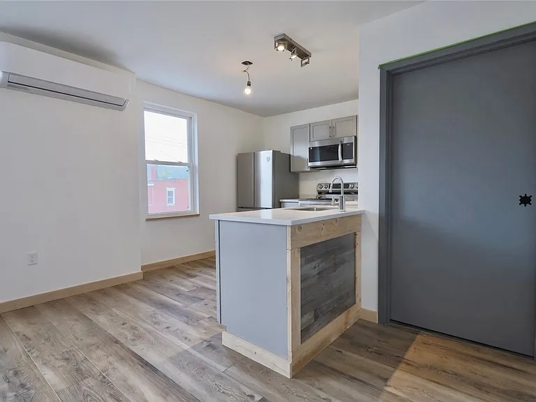 401 Brinton Ave — Photo 9