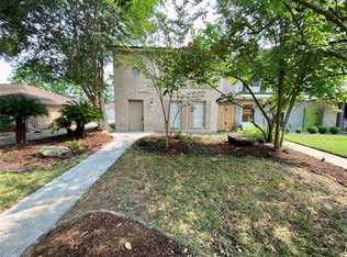 5633 Sheraton Oaks Dr, Houston, TX 77091