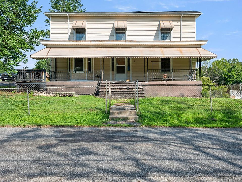1st image of 396 Main St