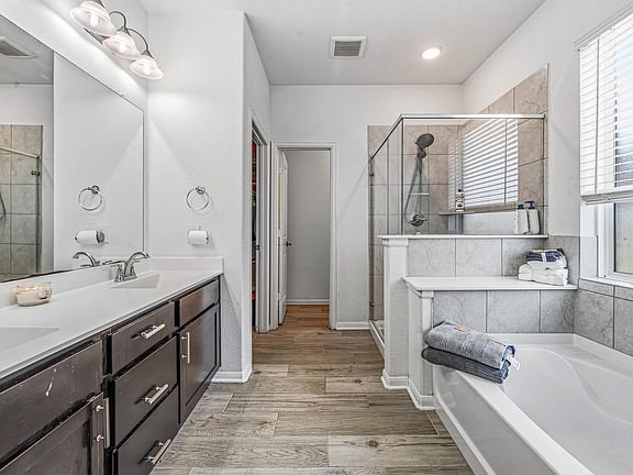 4th image of 5819 Northern Rose Ln
