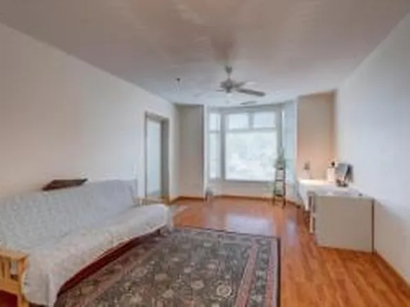 301 Harbour Town Dr APT 201, Madison, WI 53717