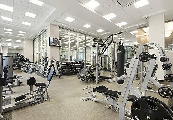 4th image of 229 W 60th St APT 15N