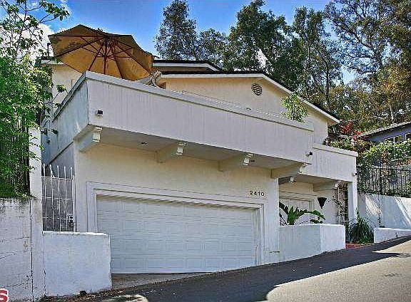 3rd image of 2410 Yosemite Dr