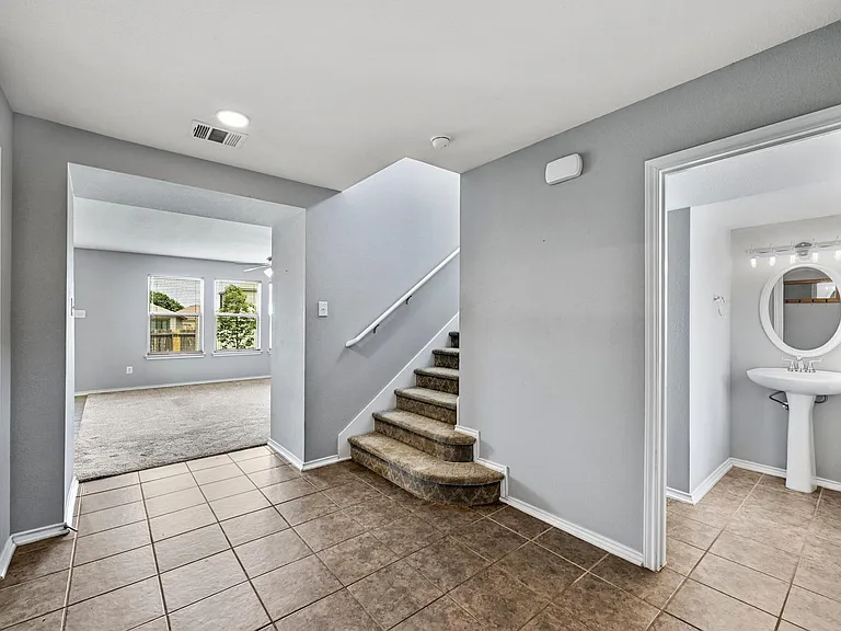 214 Briarwood Dr — Photo 14