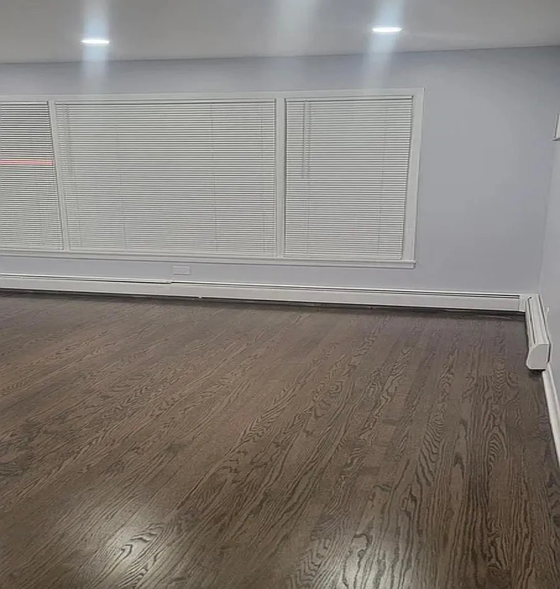 3 bed, 1.5 bath, 1300 sqft, $2,400 — Photo 2