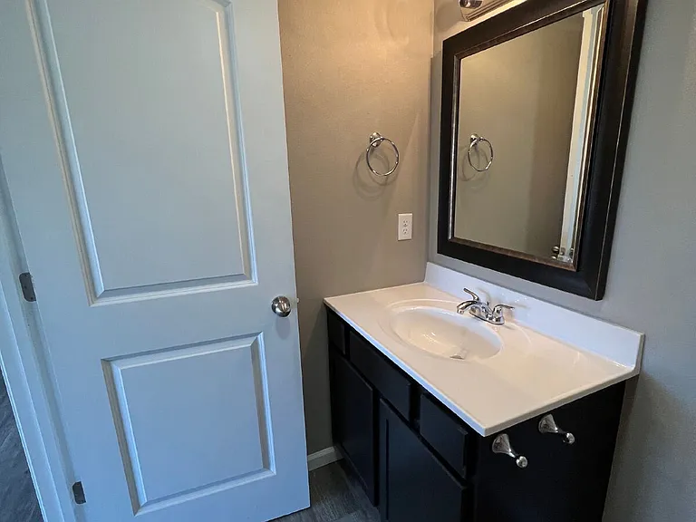 315 Sunrise Cv — Photo 16