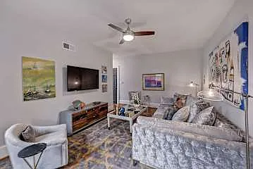 518 Lamar Ave — Photo 83