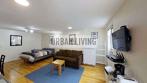 2nd image of 304 W 40th St APT 3FR