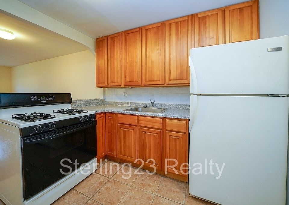 1st image of 30-37 30th St #4RR