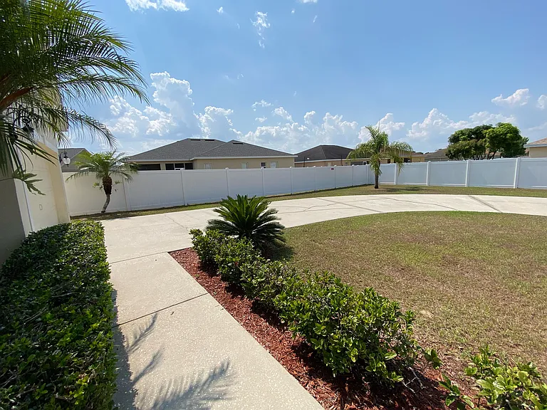 4711 Mandolin Loop — Photo 4