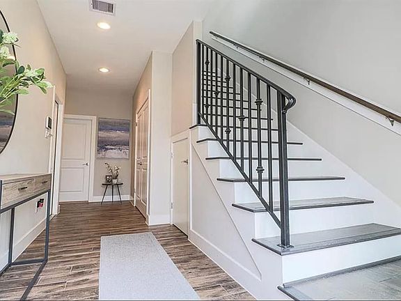 2nd image of 5810 Gardendale Dr Unit A