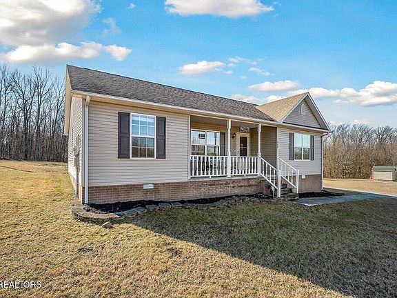 3rd image of 468 Arrowhead Dr