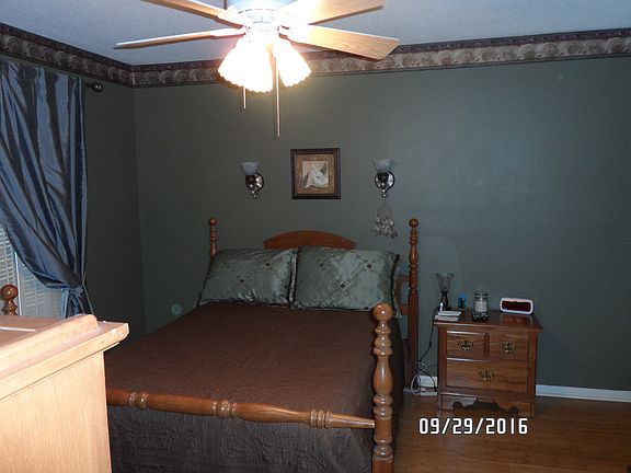 2nd image of 220 Woodland Cir