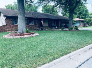 1012 E Hackberry Rd, Derby, KS 67037