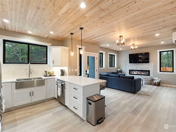 5th image of 1218 Pebble Beach Court