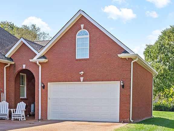 4th image of 2869 Carriage Way