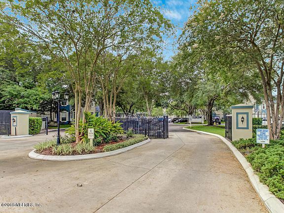 4th image of 13703 N Richmond Park Dr #2508