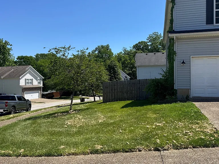 7901 Bridlewood Pl — Photo 3