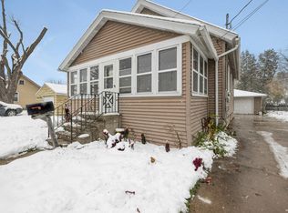 512 6th St, Menasha, WI 54952