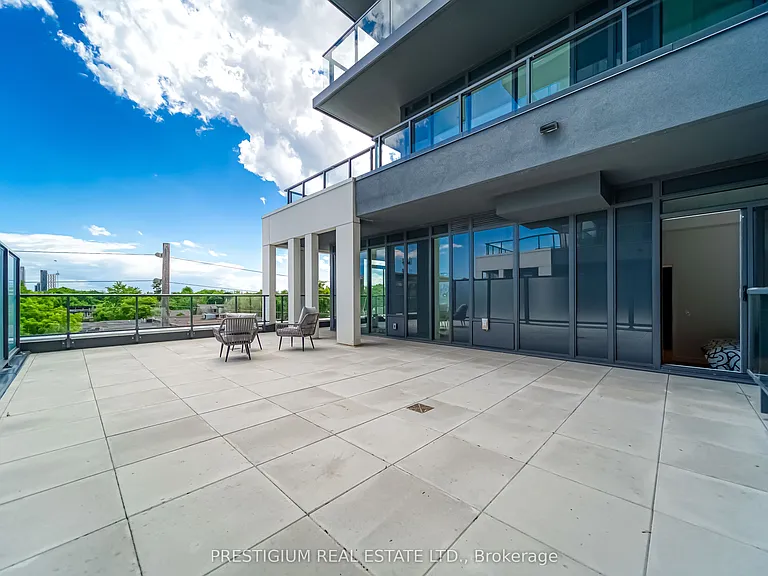 500 Dupont St #303 — Photo 25
