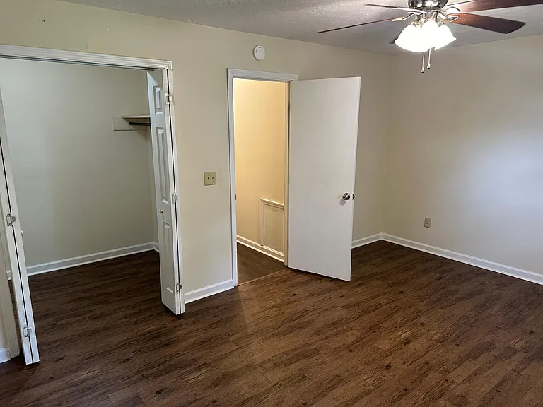 1287 Barnwood Ct #C — Photo 11