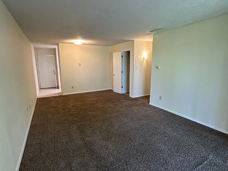 Echols 1500 - Sedona Apartments — Photo 7