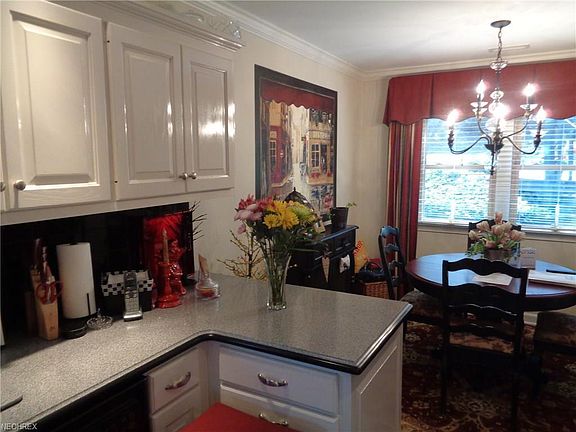 4th image of 200 Clubside Dr NW