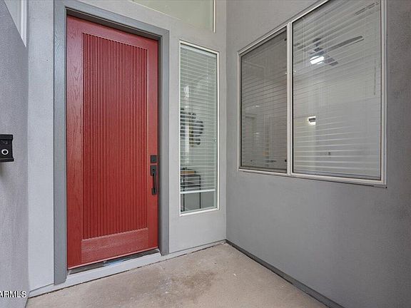 3rd image of 3381 S BEVERLY Place