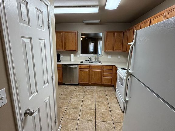 5th image of 502 N Clinton Ave #B