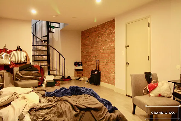 Rented by Grand & Co. | media 33