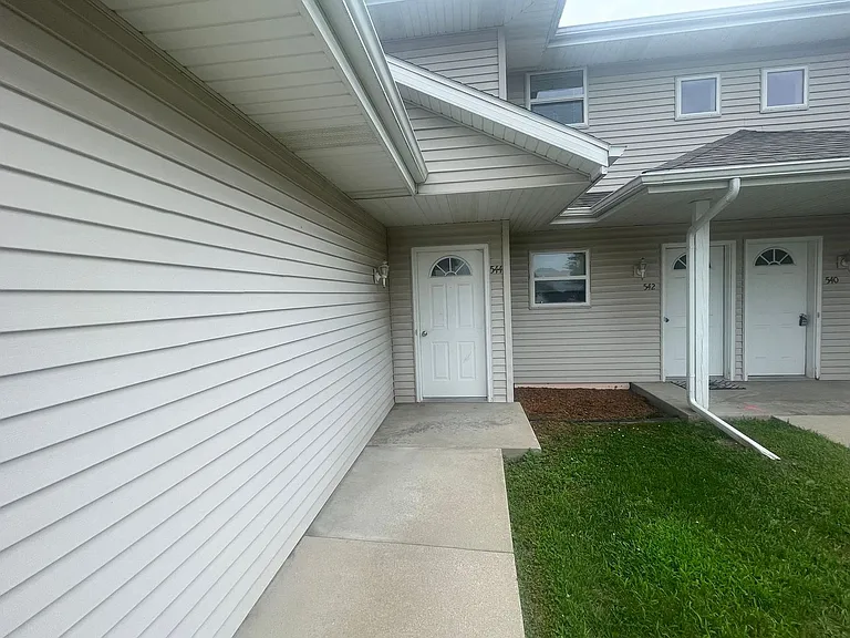 538-544 Partridge Ct. - 4 Unit — Photo 10