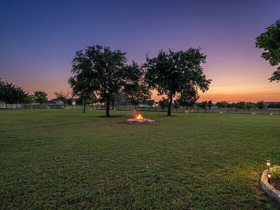 1st image of 15 Brookhollow Cir