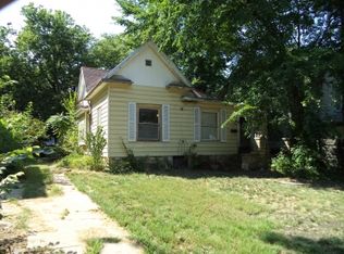 1915 SW Buchanan St, Topeka, KS 66604