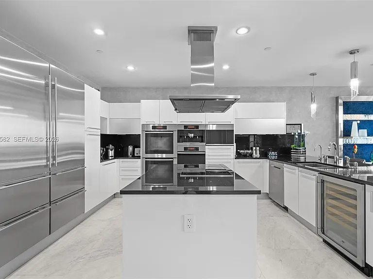 17121 Collins Ave #Penthouse 4406 — Photo 13